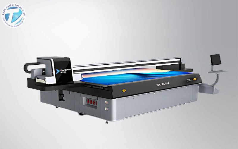 Máy in UV sử dụng công nghệ in phun kết hợp với tia UV để làm khô mực